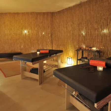 Otel Falconara & 4*