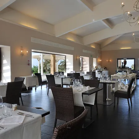 Falconara & Hotell 4*