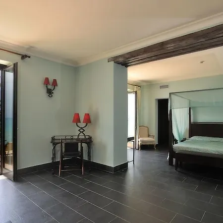 Falconara & Hotell