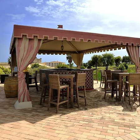 Falconara & 4*