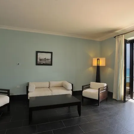 Falconara & Ξενοδοχείο 4*